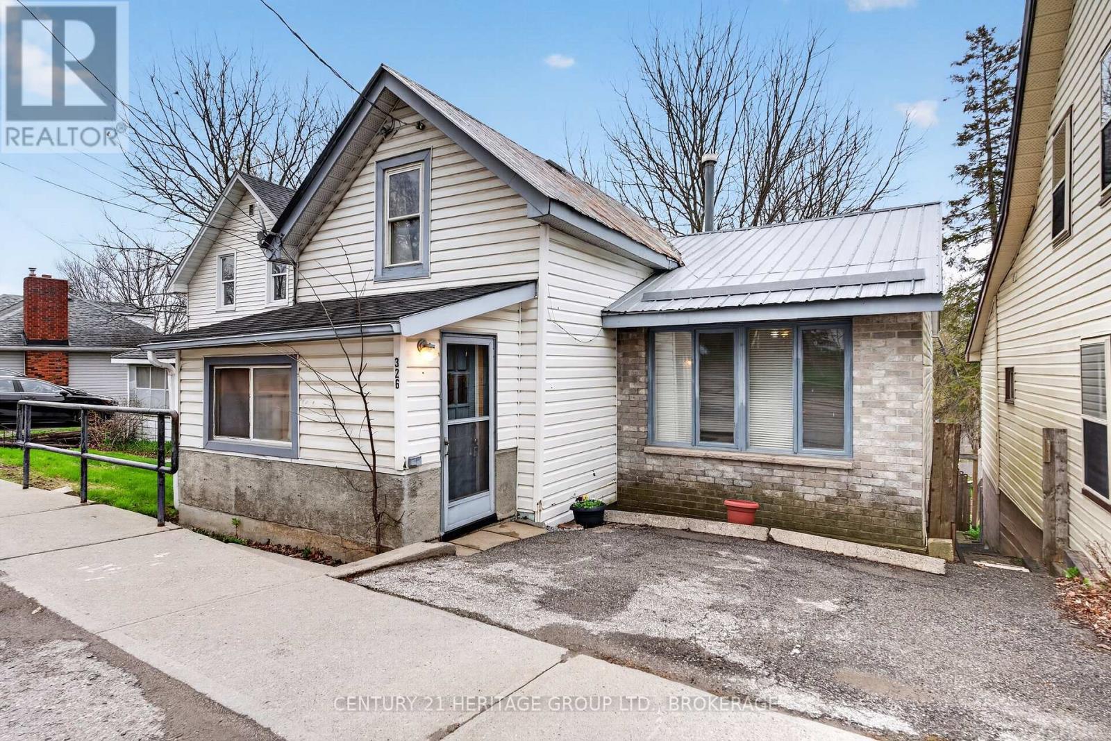 326 DUNDAS STREET - 1