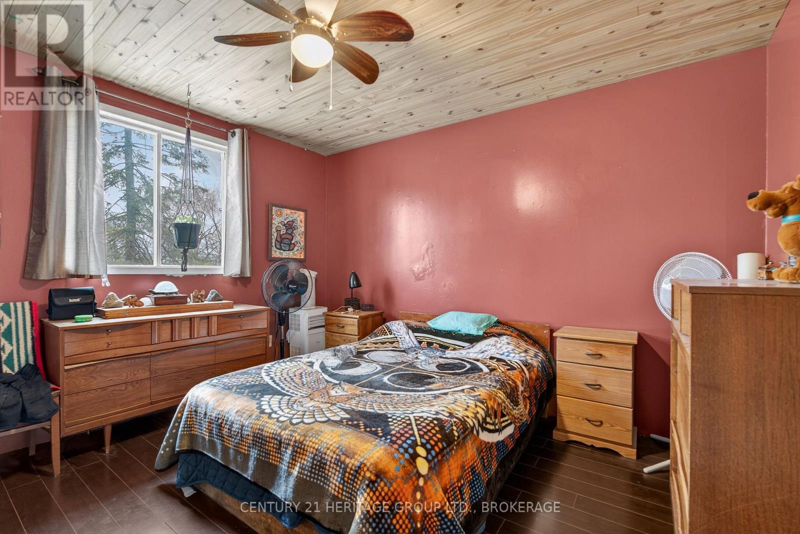 326 DUNDAS STREET - 10