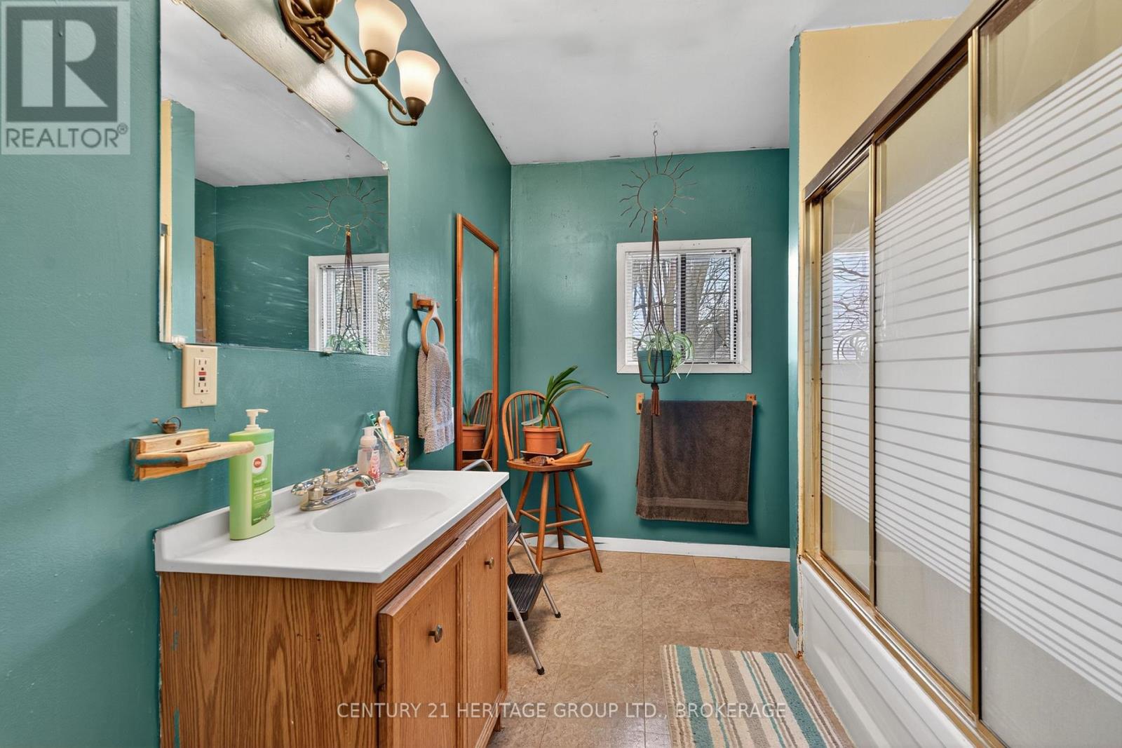 326 DUNDAS STREET - 14