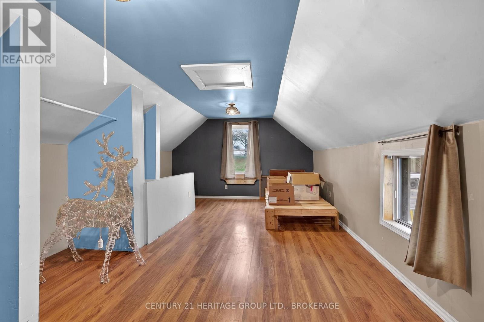 326 DUNDAS STREET - 16