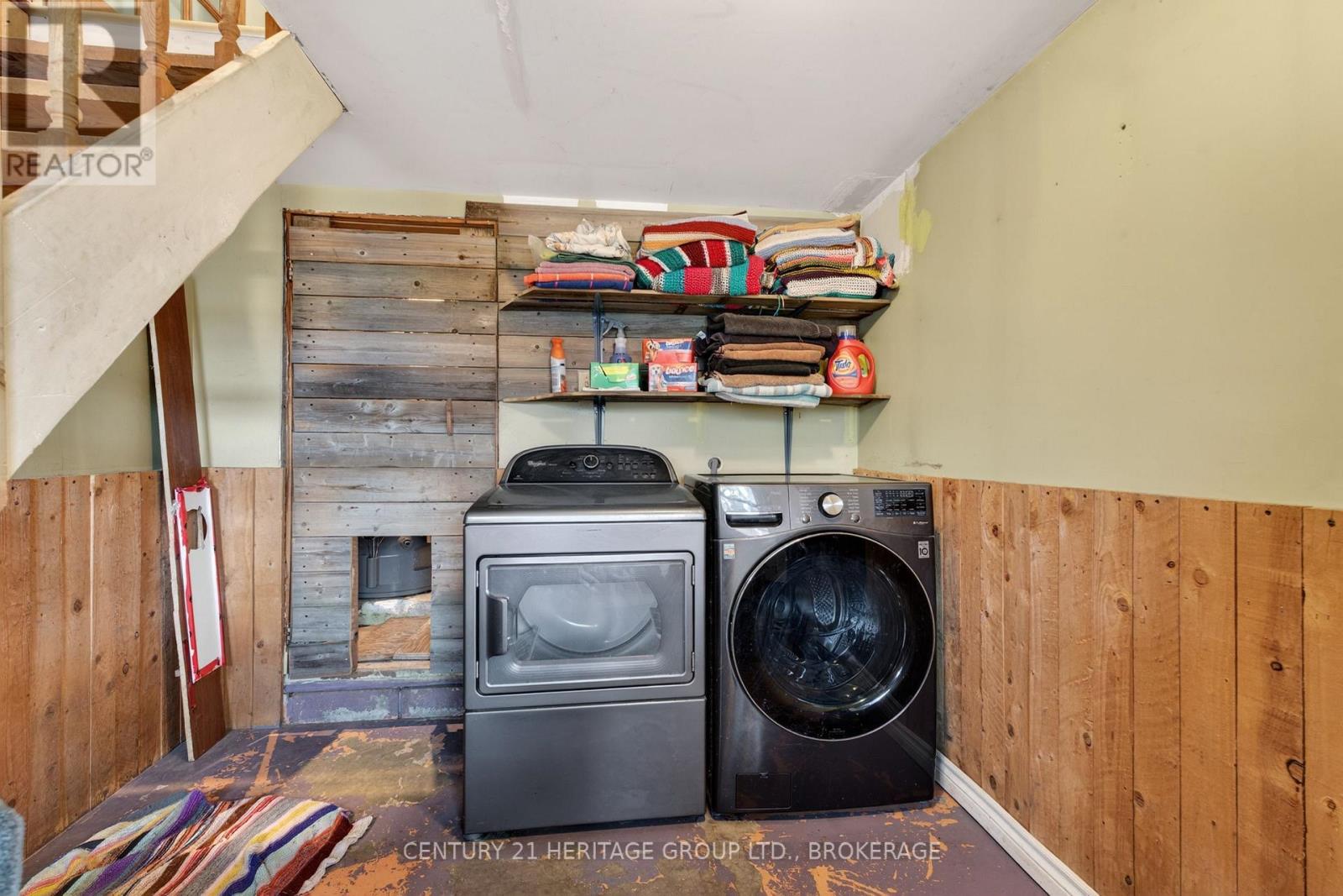 326 DUNDAS STREET - 20