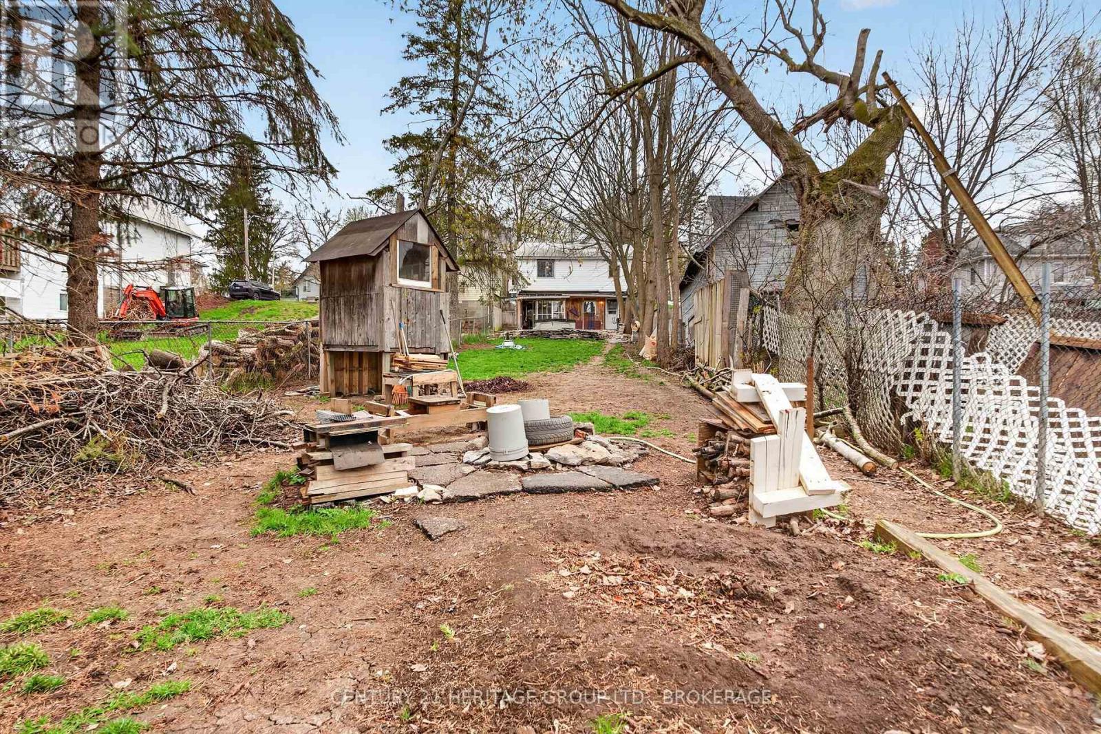 326 DUNDAS STREET - 28