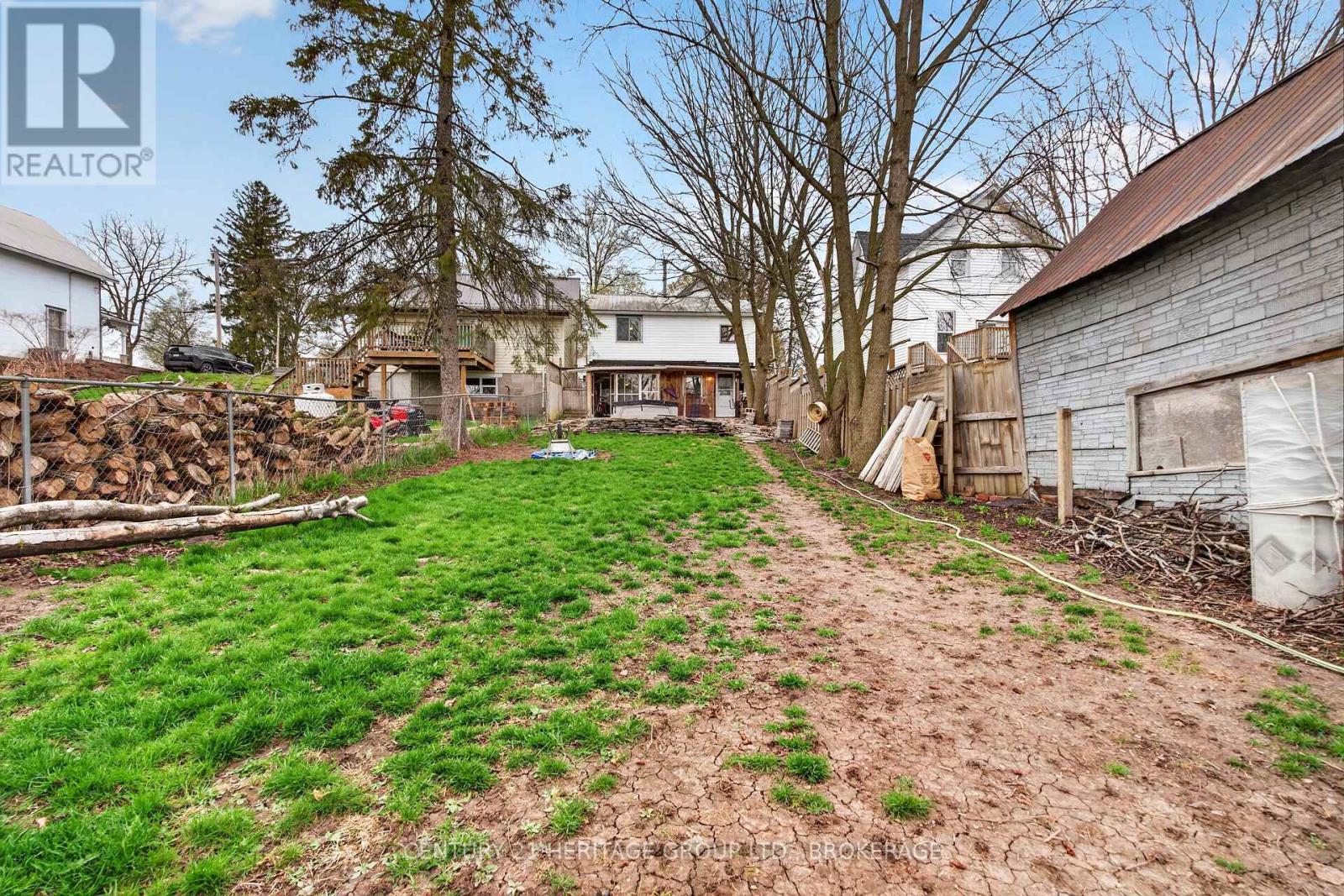 326 DUNDAS STREET - 29