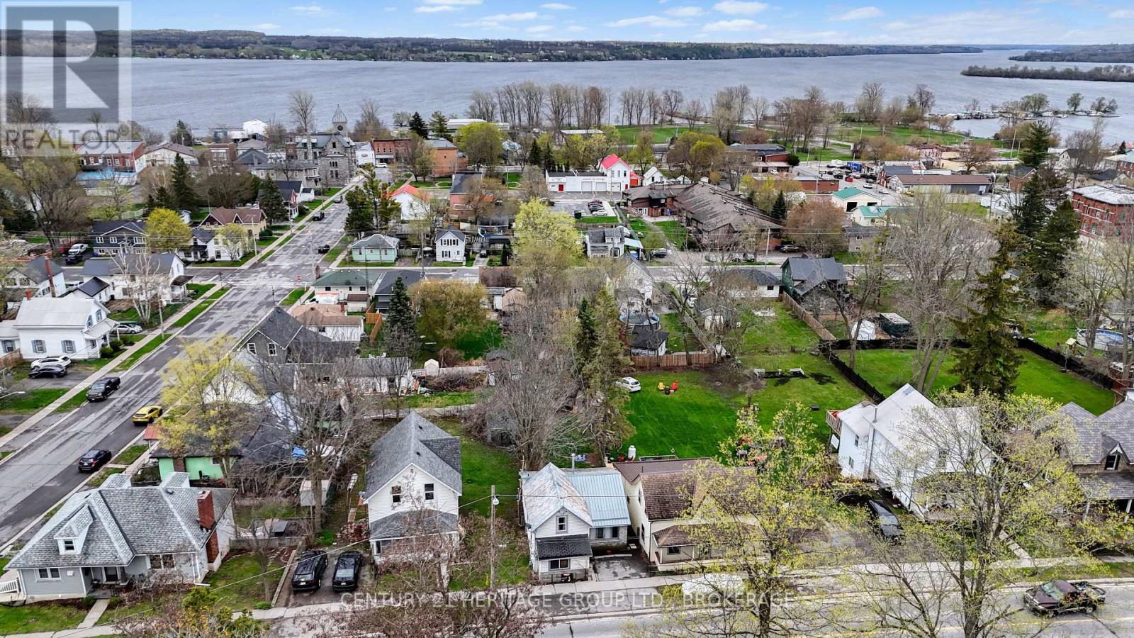 326 DUNDAS STREET - 32