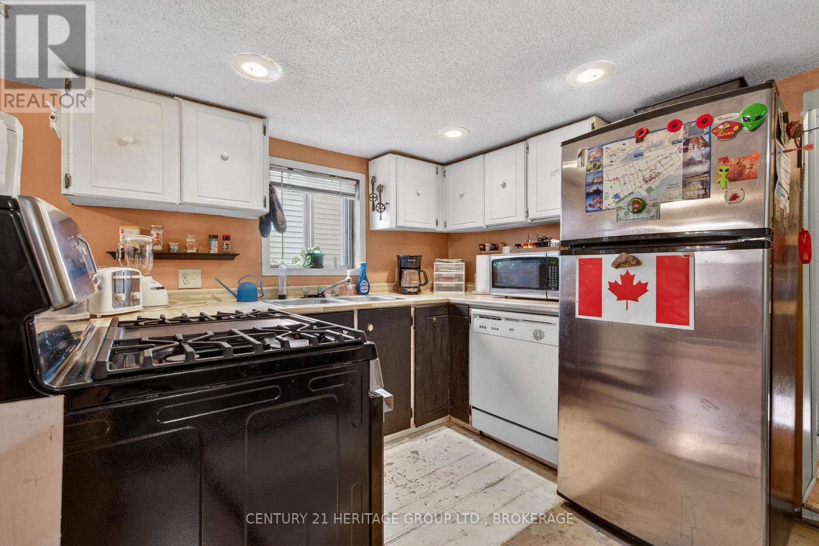 326 DUNDAS STREET - 8