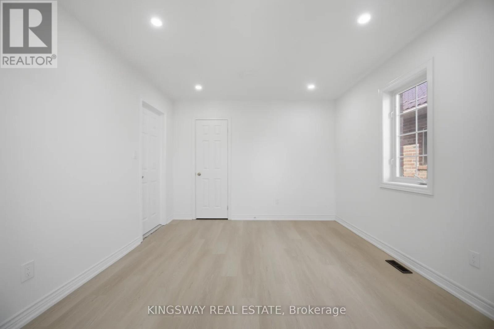 754 WHITE CLOVER WAY - 35