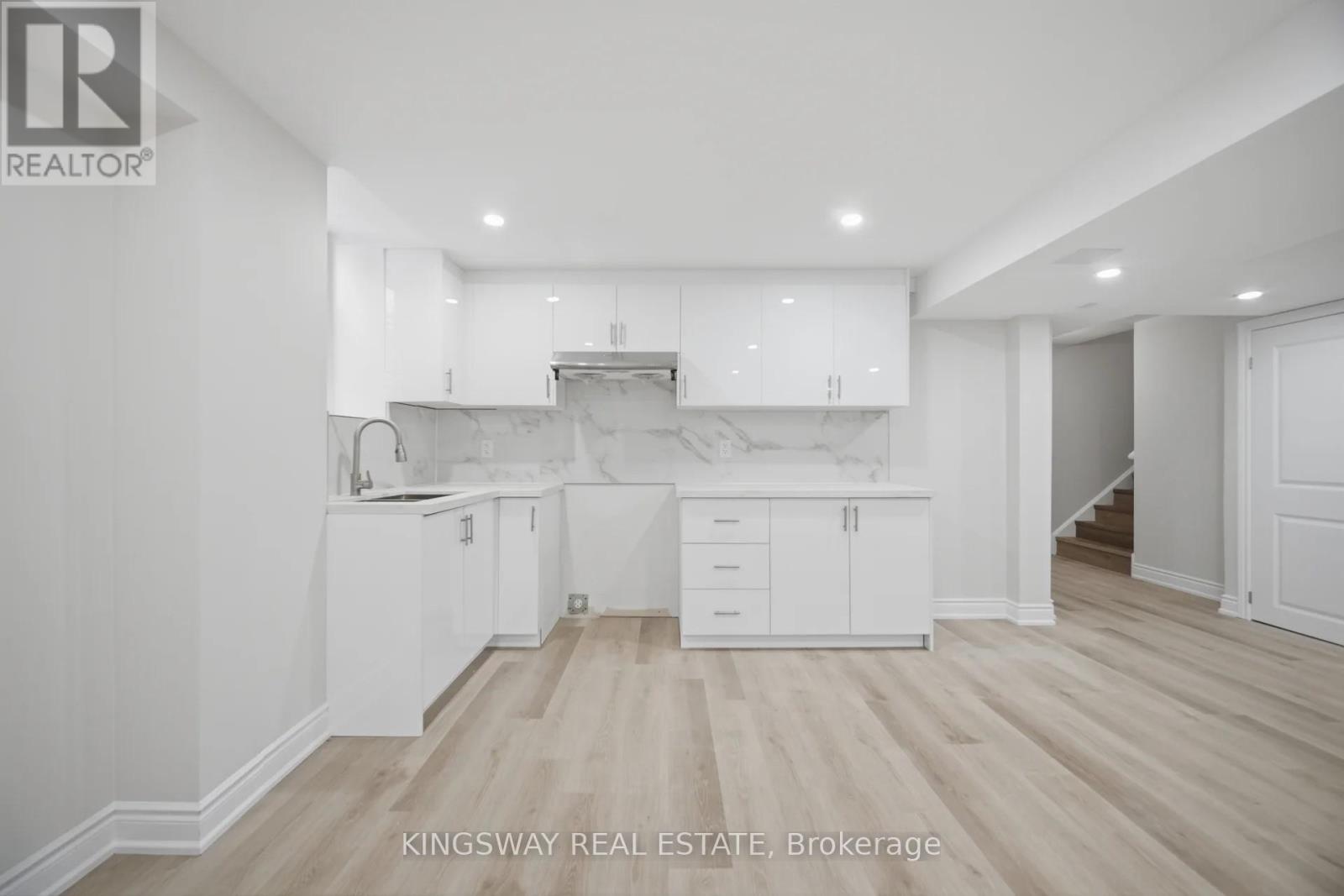 754 WHITE CLOVER WAY - 40