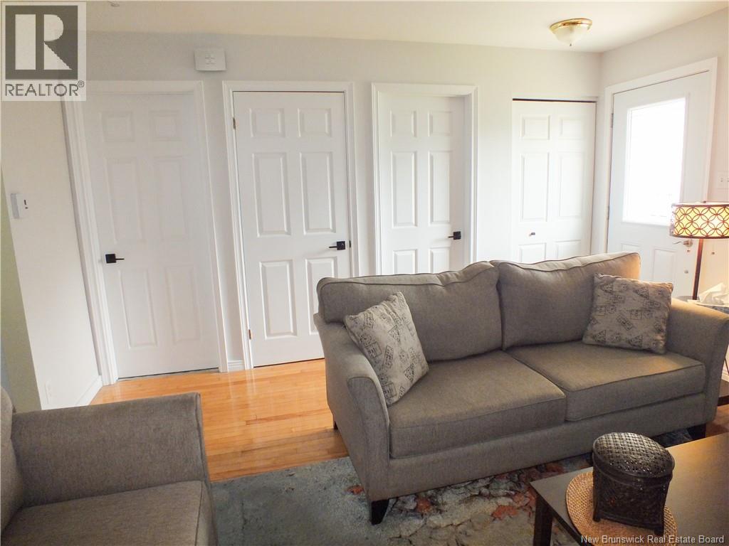 121 Creighton Street South - Image 11