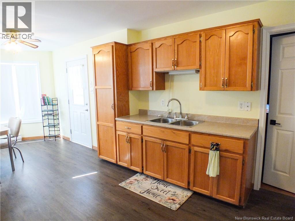 121 Creighton Street South - Image 13