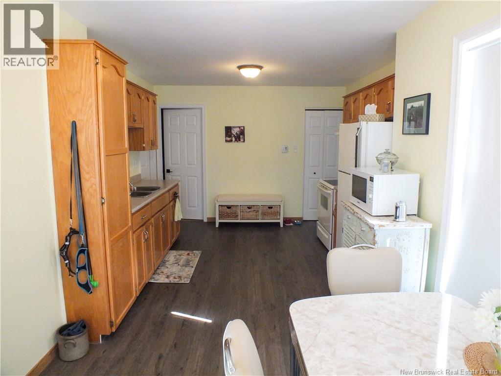 121 Creighton Street South - Image 15