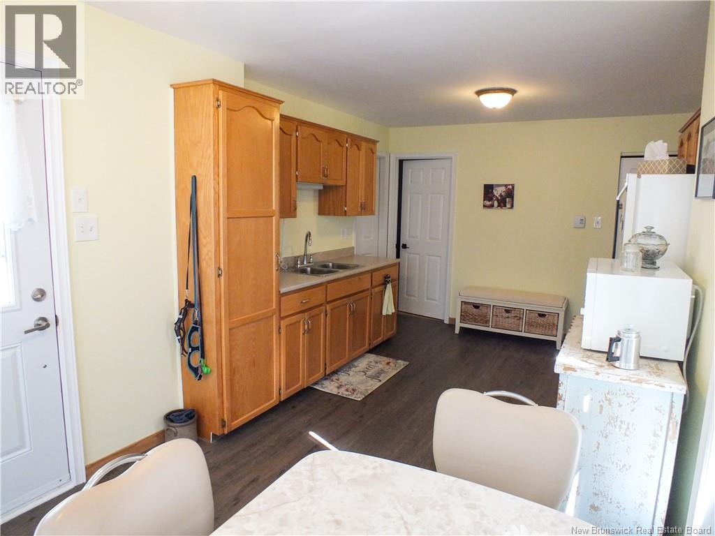 121 Creighton Street South - Image 18