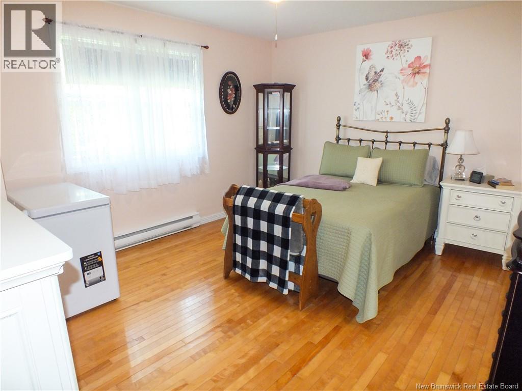 121 Creighton Street South - Image 19