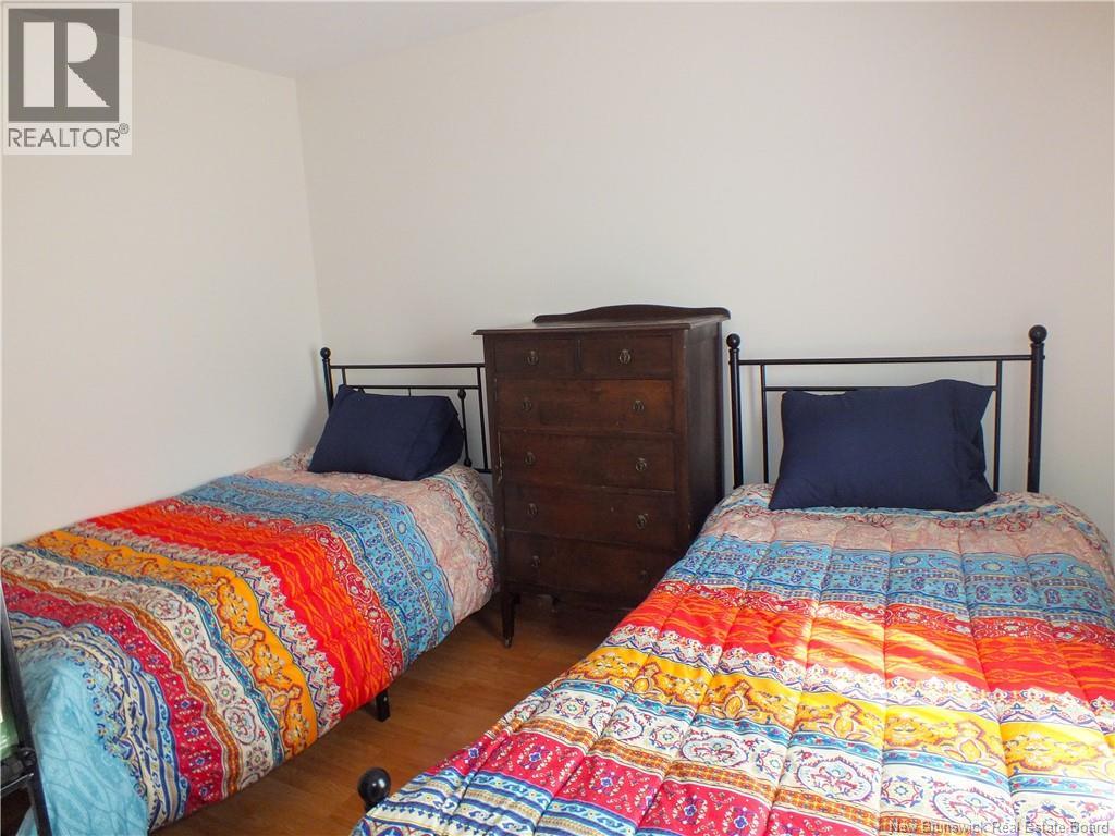 121 Creighton Street South - Image 35