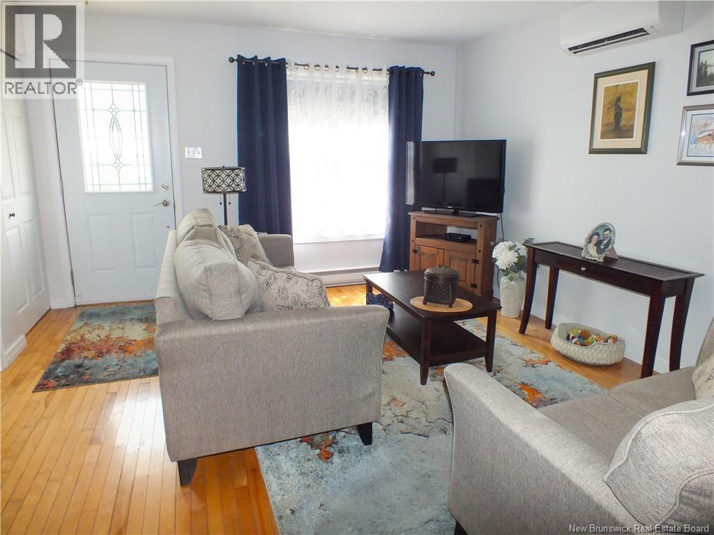 121 Creighton Street South - Image 5