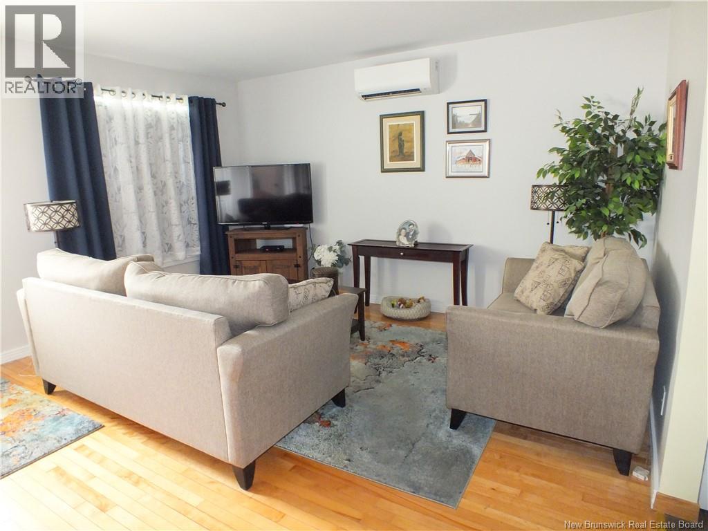 121 Creighton Street South - Image 6