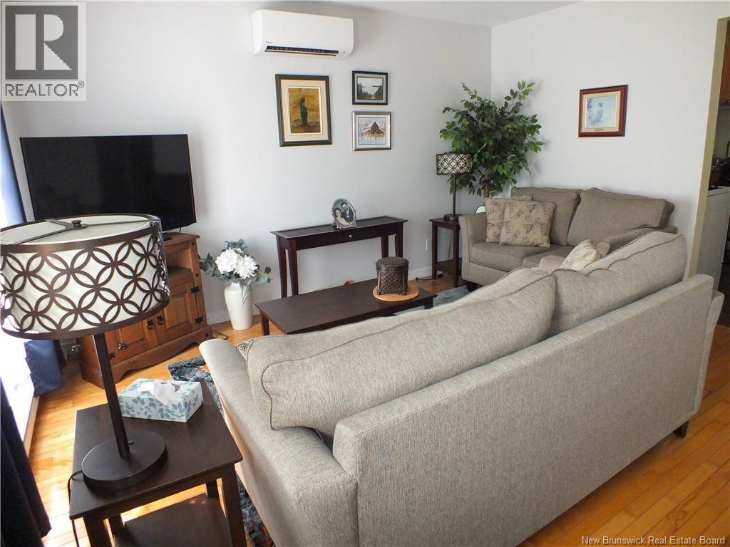 121 Creighton Street South - Image 7
