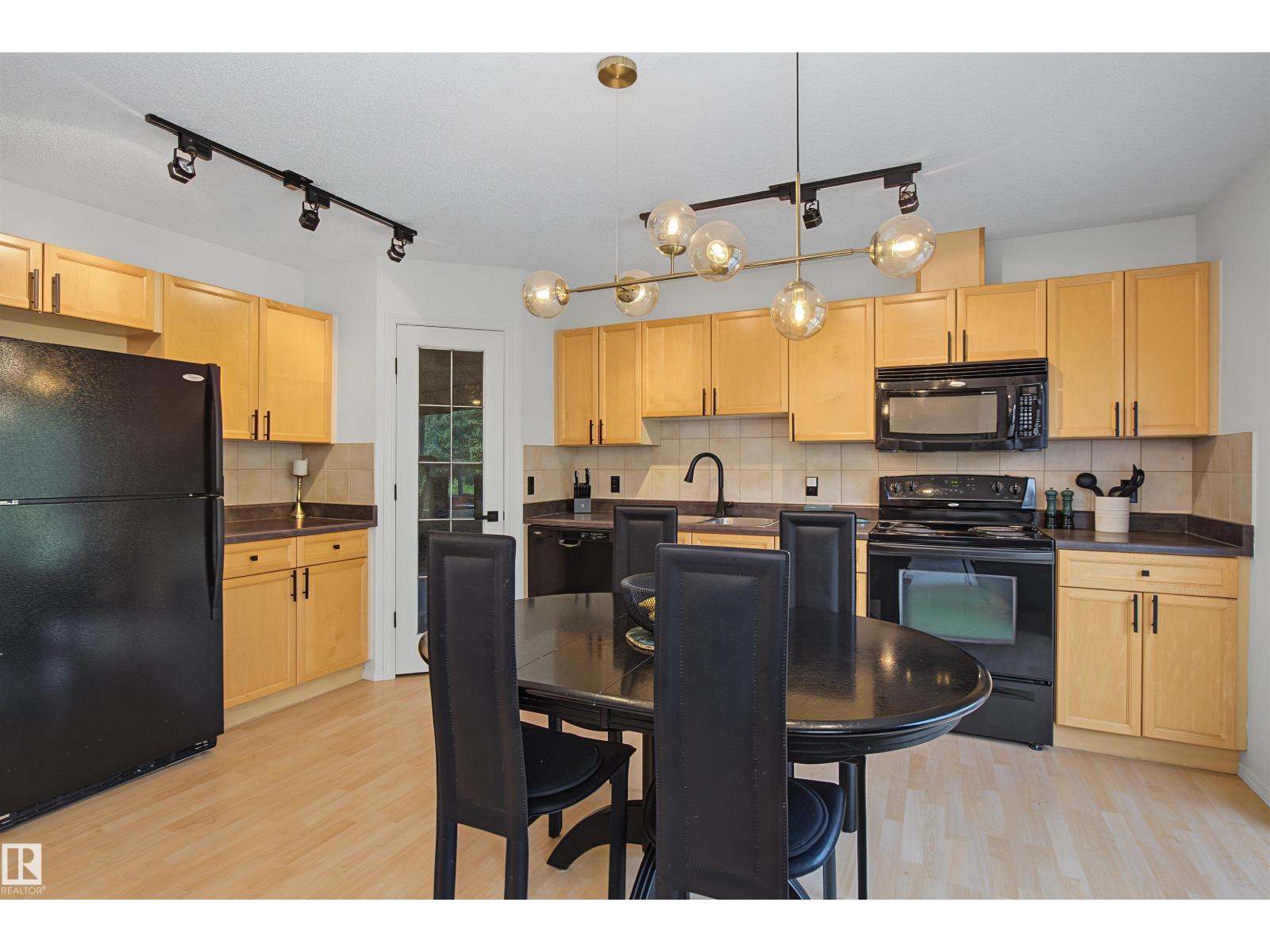 #15 450 HYNDMAN CR NW — photo 10