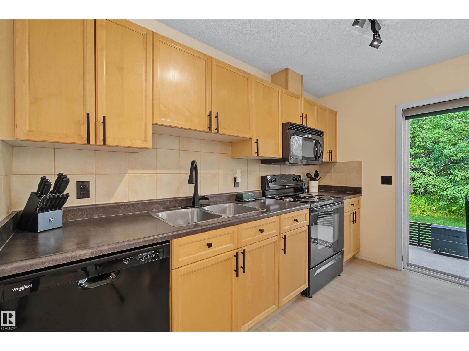 #15 450 HYNDMAN CR NW — photo 13