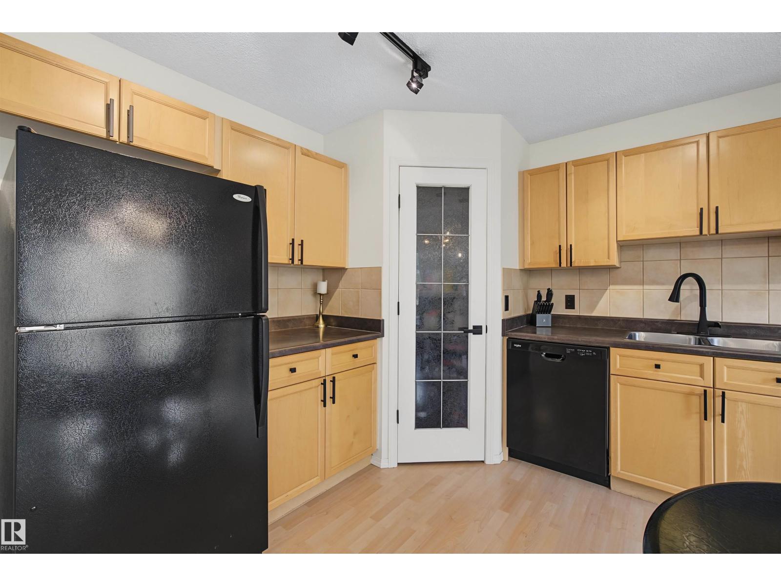 #15 450 HYNDMAN CR NW — photo 14