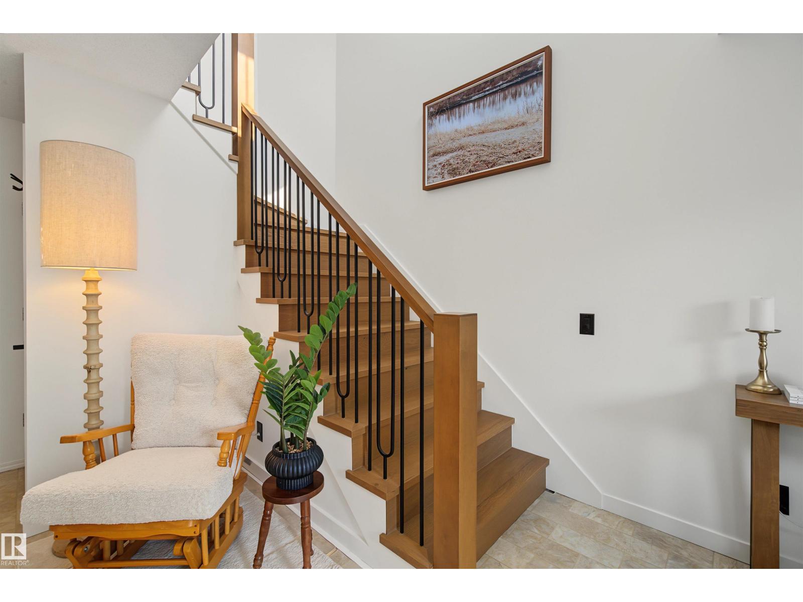 #15 450 HYNDMAN CR NW — photo 22