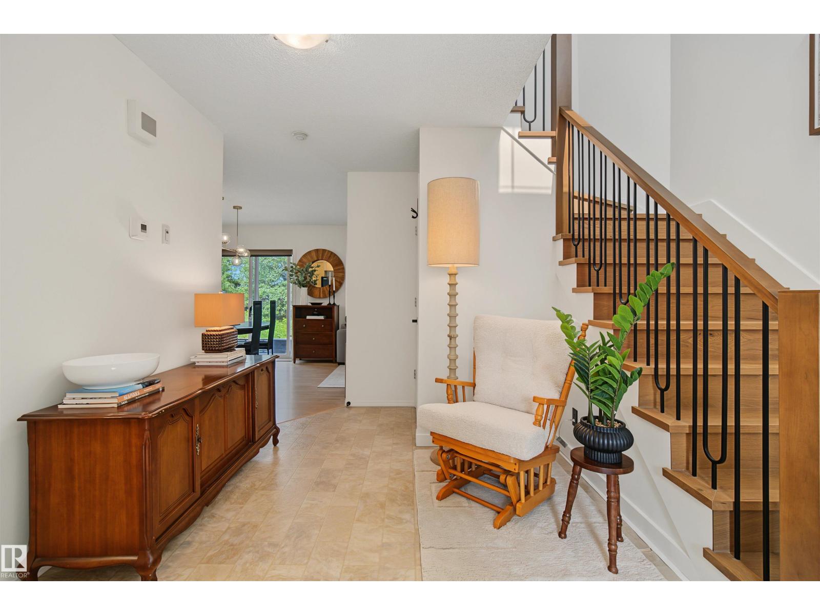#15 450 HYNDMAN CR NW — photo 8