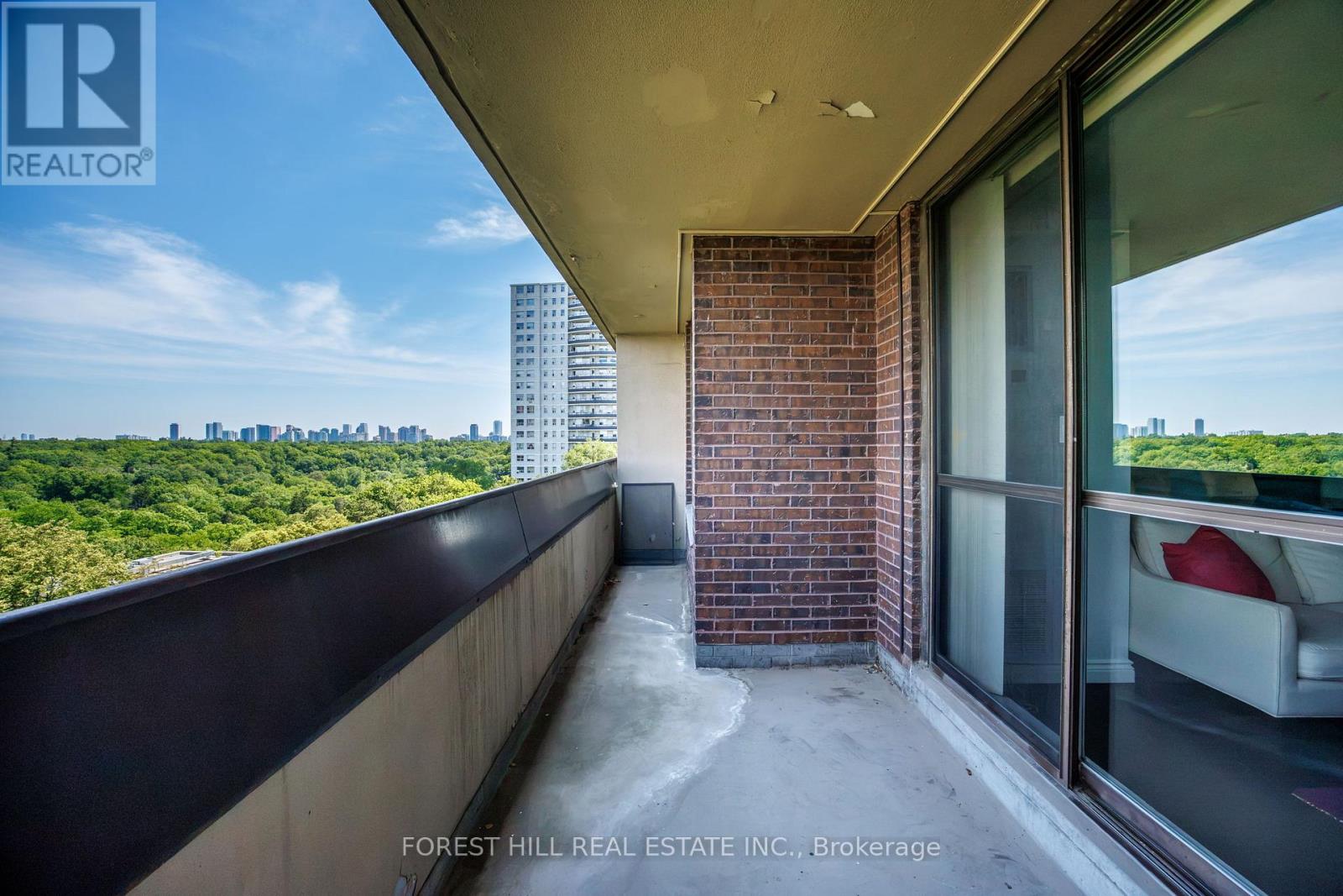 #706 100 CANYON AVENUE - 37