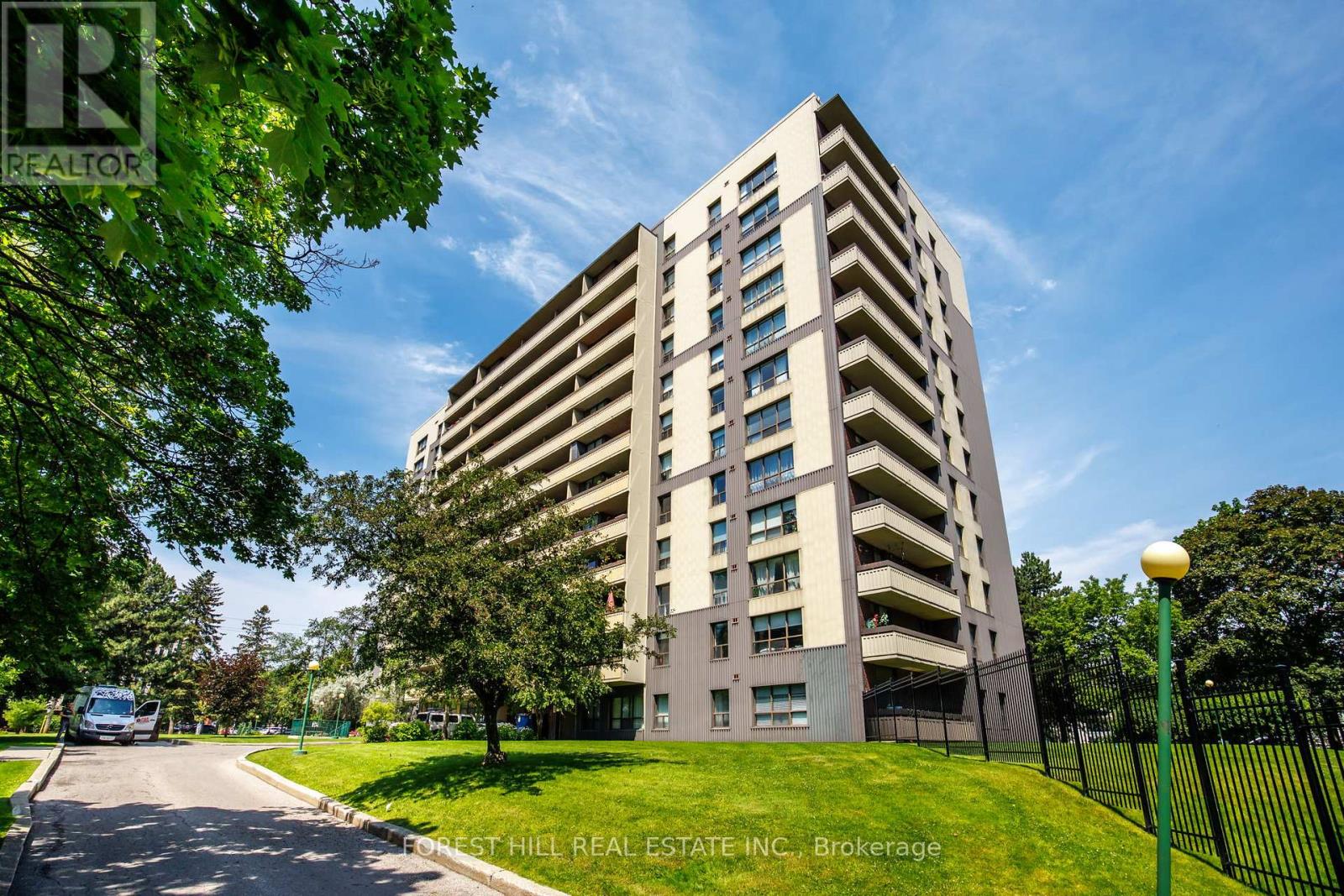 #706 100 CANYON AVENUE - 44