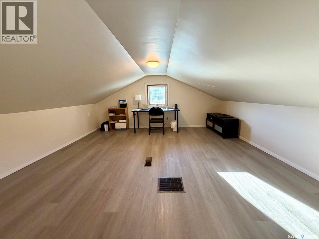 16 Woodhams AVENUE — photo 17