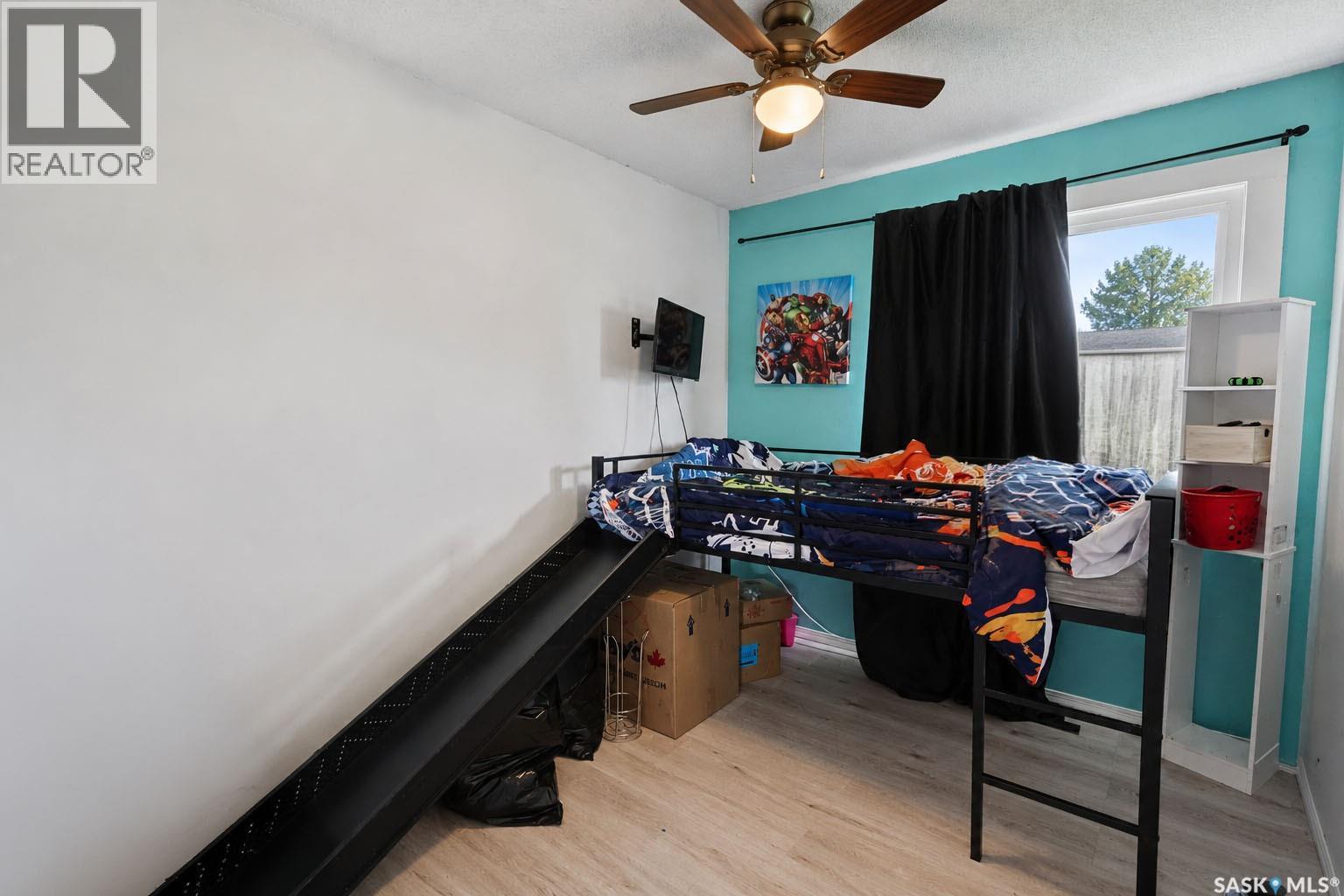 800 1st STREET E - 11