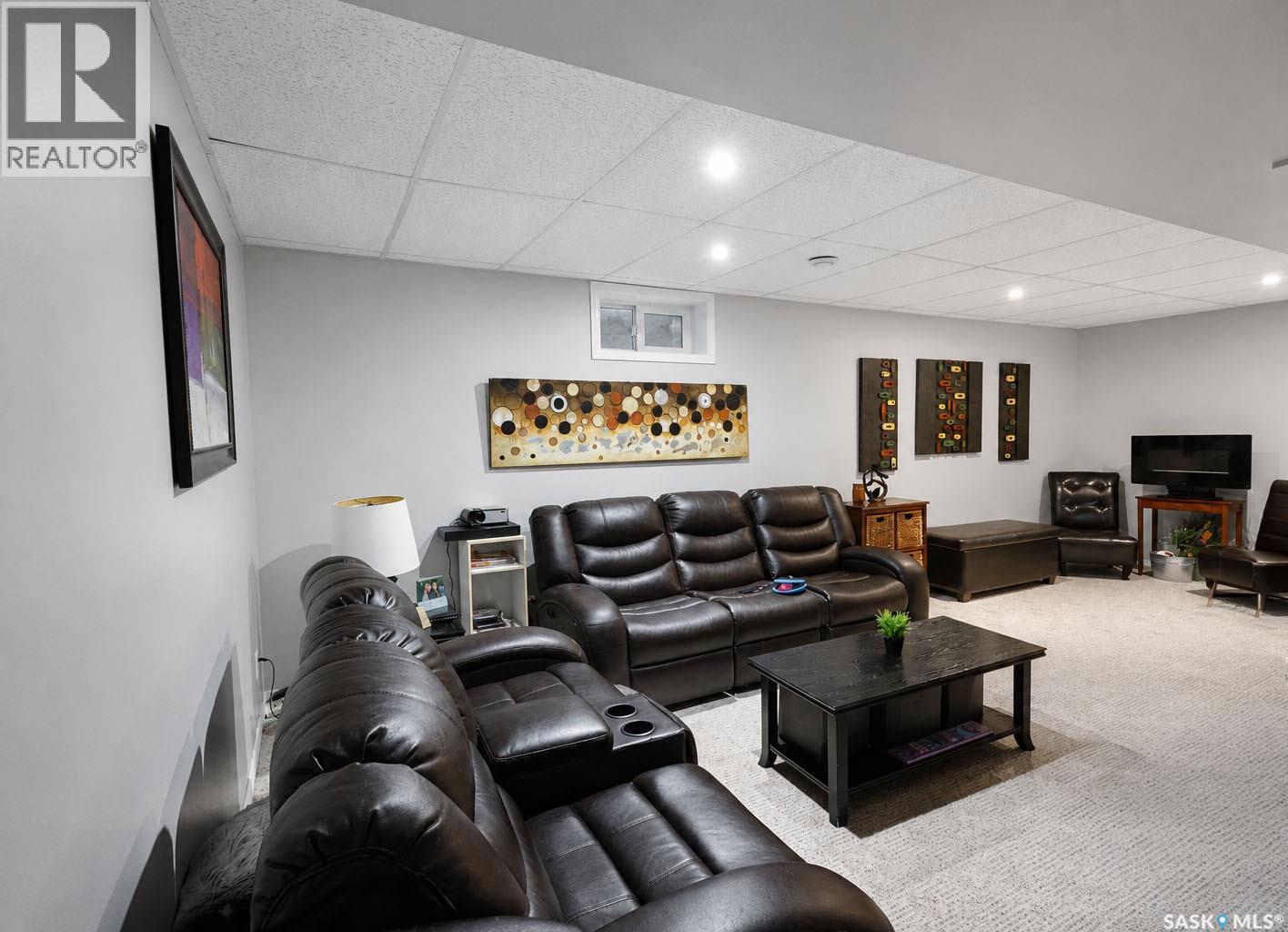 800 1st STREET E - 12