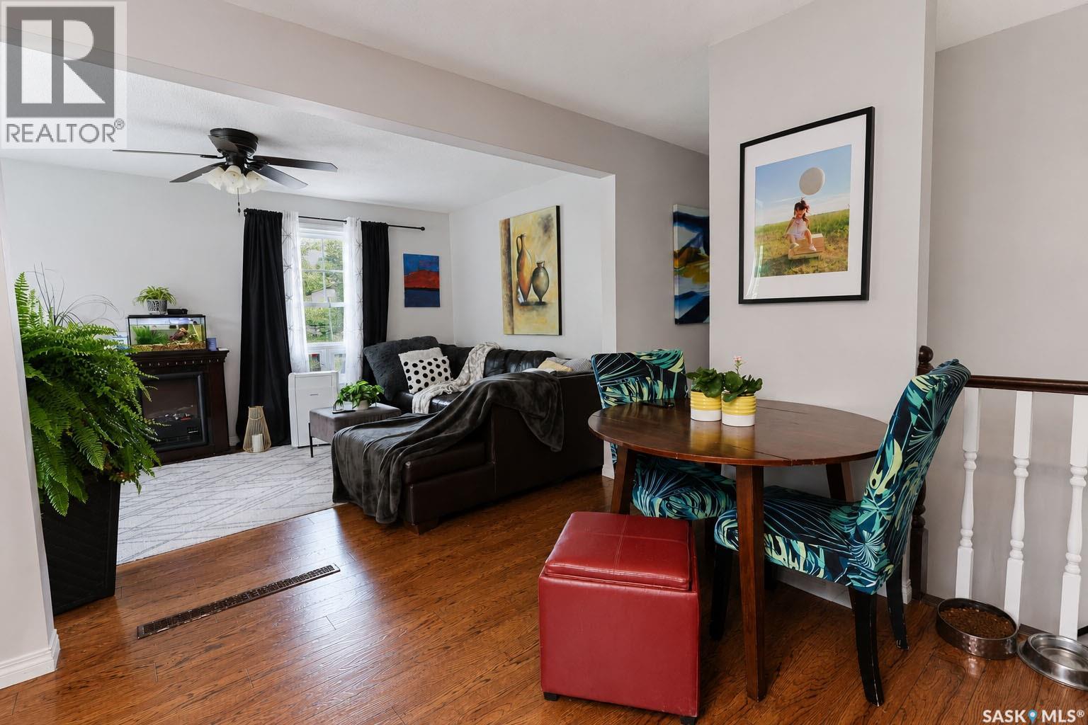 800 1st STREET E - 5