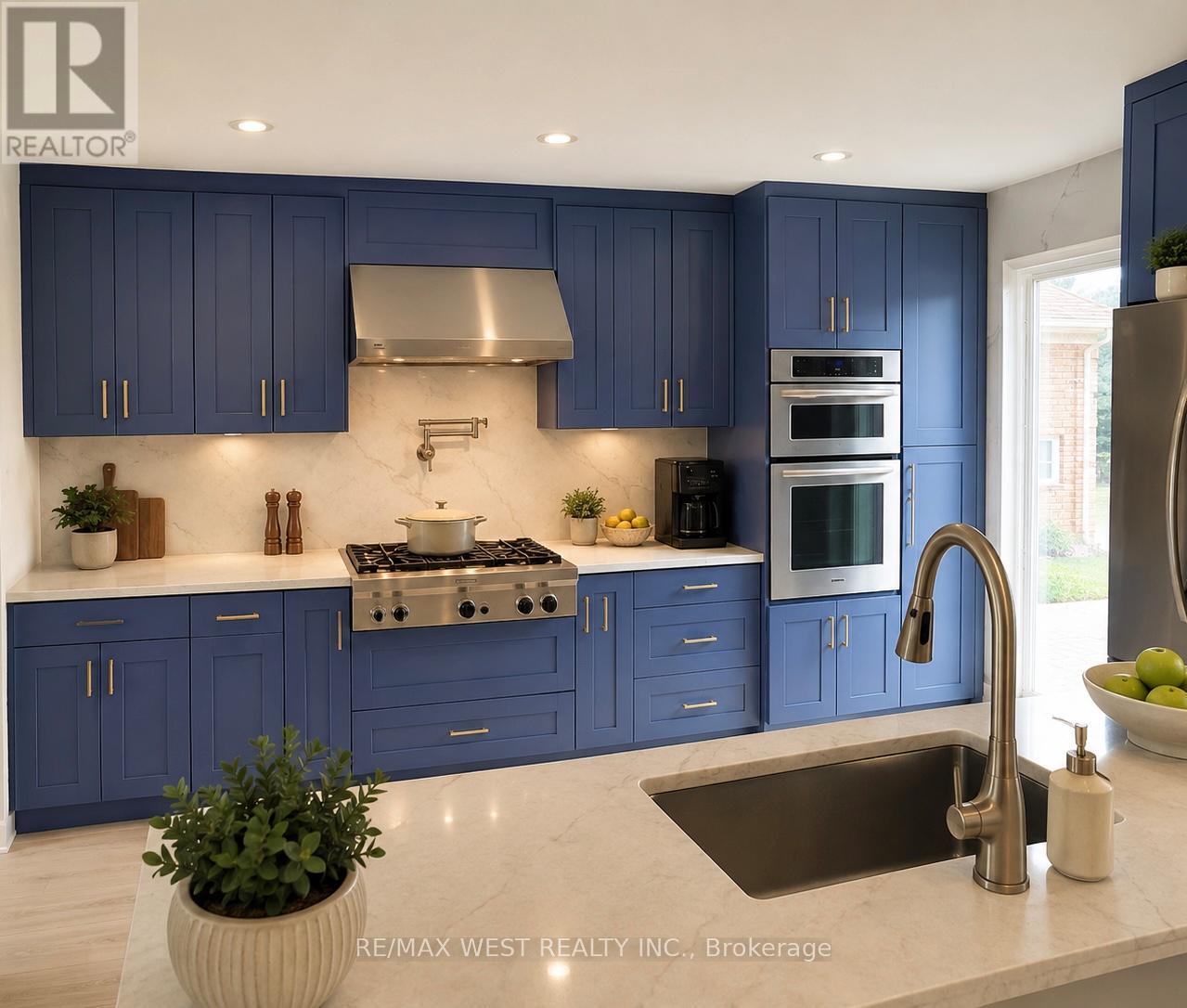 137 HUDSON CRESCENT - 2
