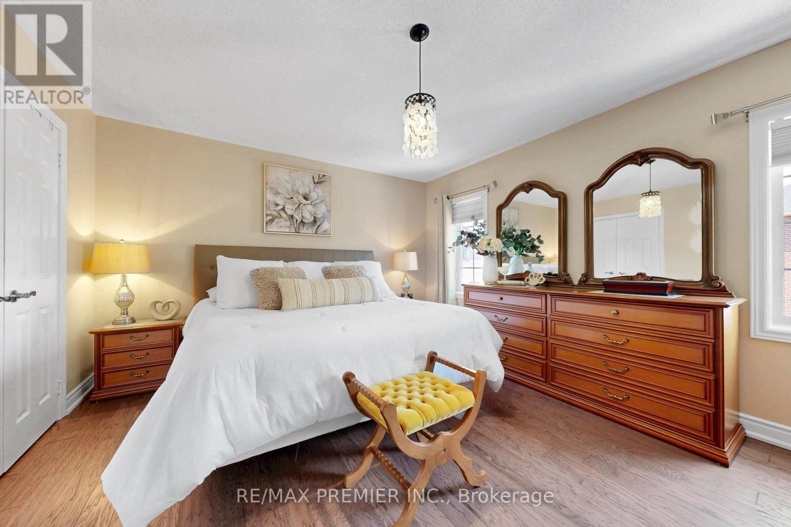 124 KINGSVIEW DRIVE - 23