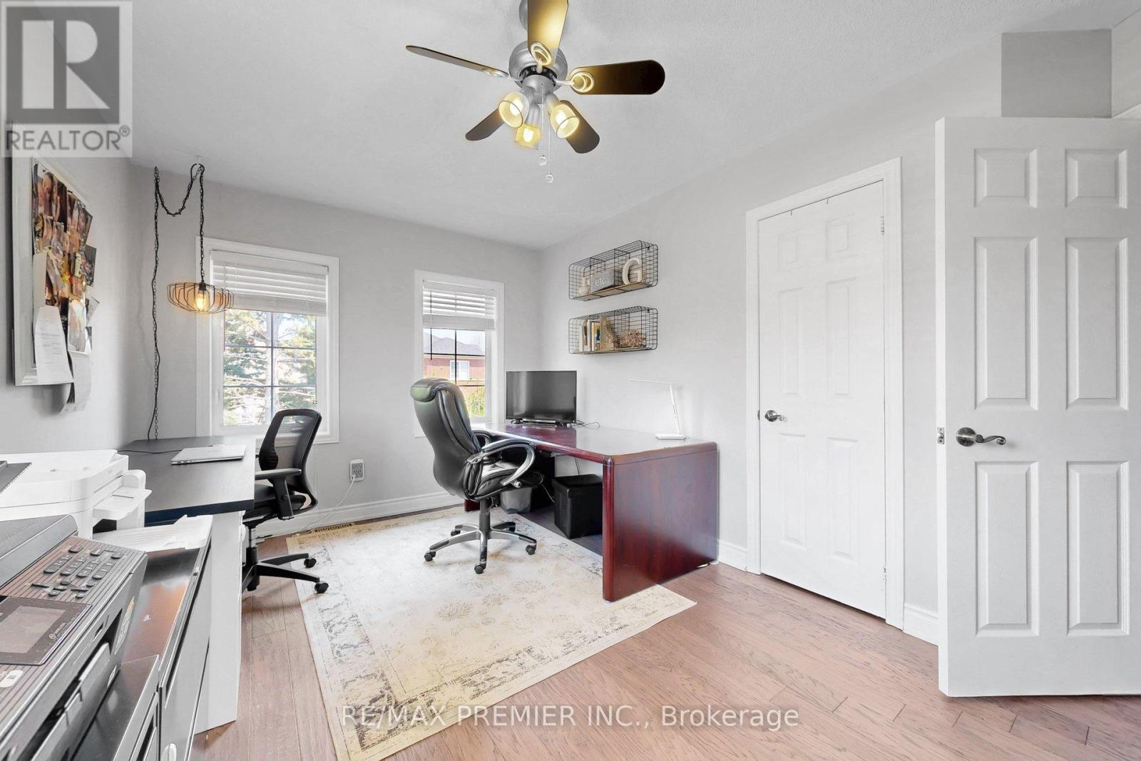 124 KINGSVIEW DRIVE - 25