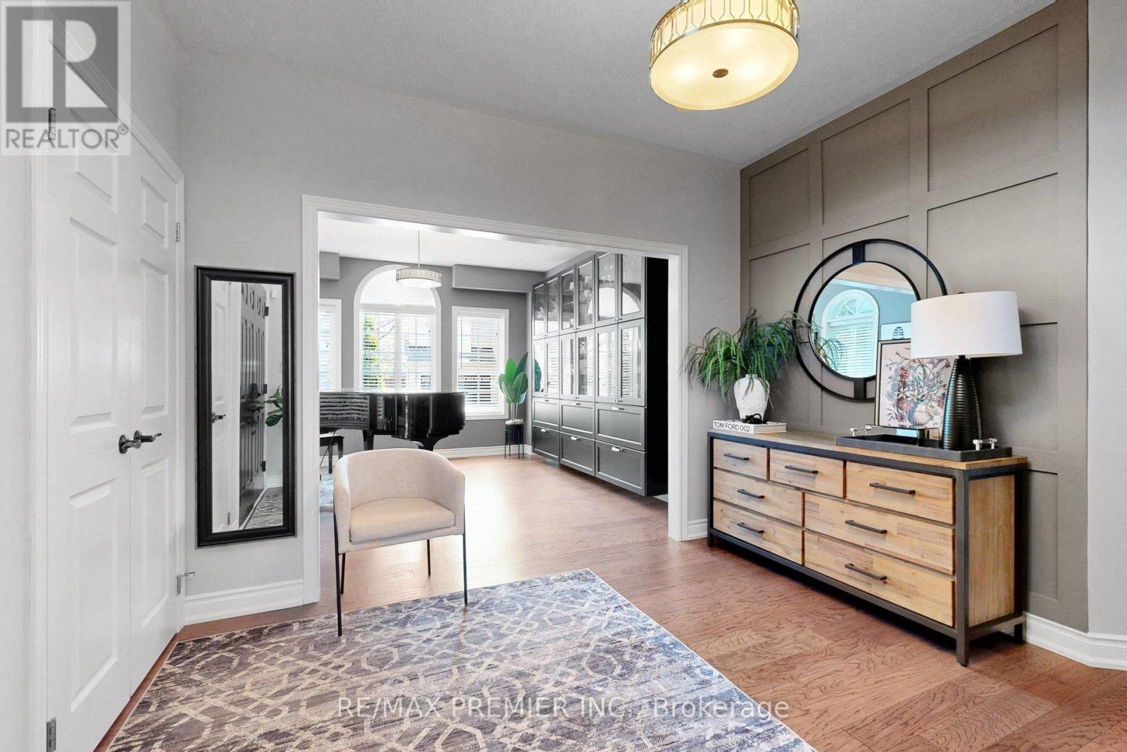 124 KINGSVIEW DRIVE - 3
