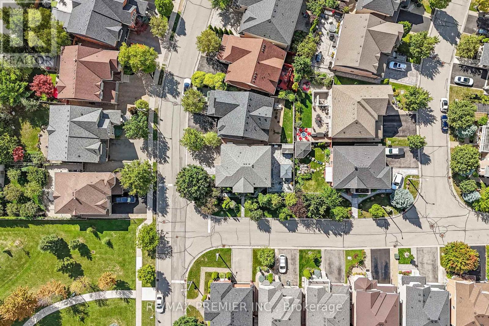 124 KINGSVIEW DRIVE - 35