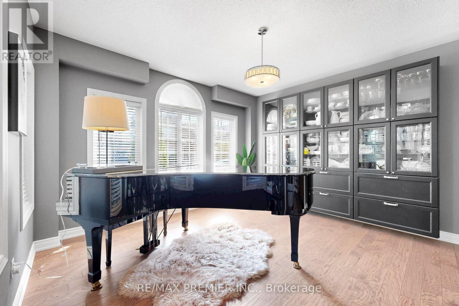 124 KINGSVIEW DRIVE - 5