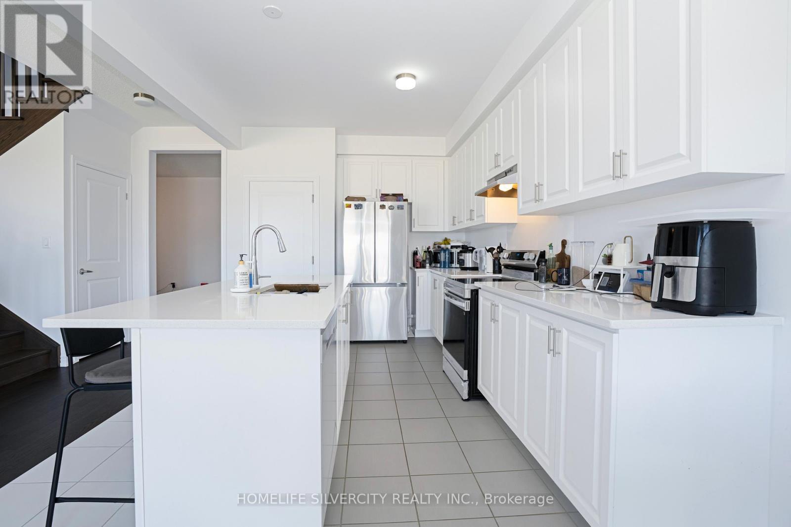 12 KINGSBURY TRAIL - 14