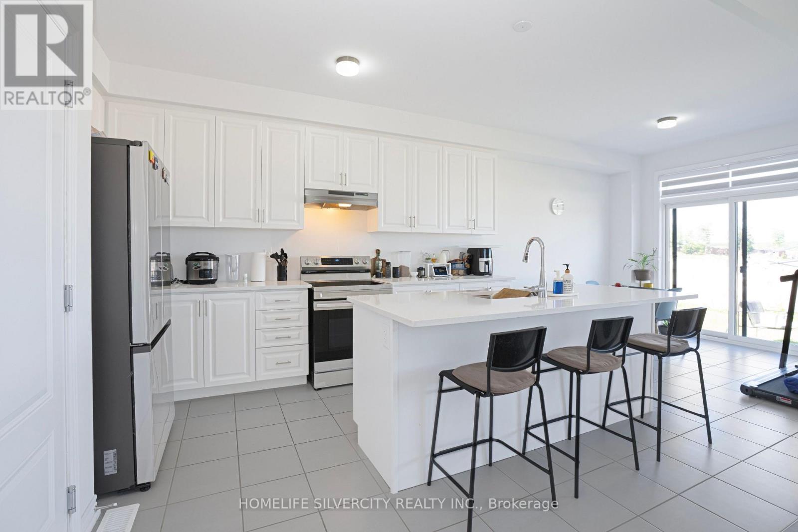 12 KINGSBURY TRAIL - 17