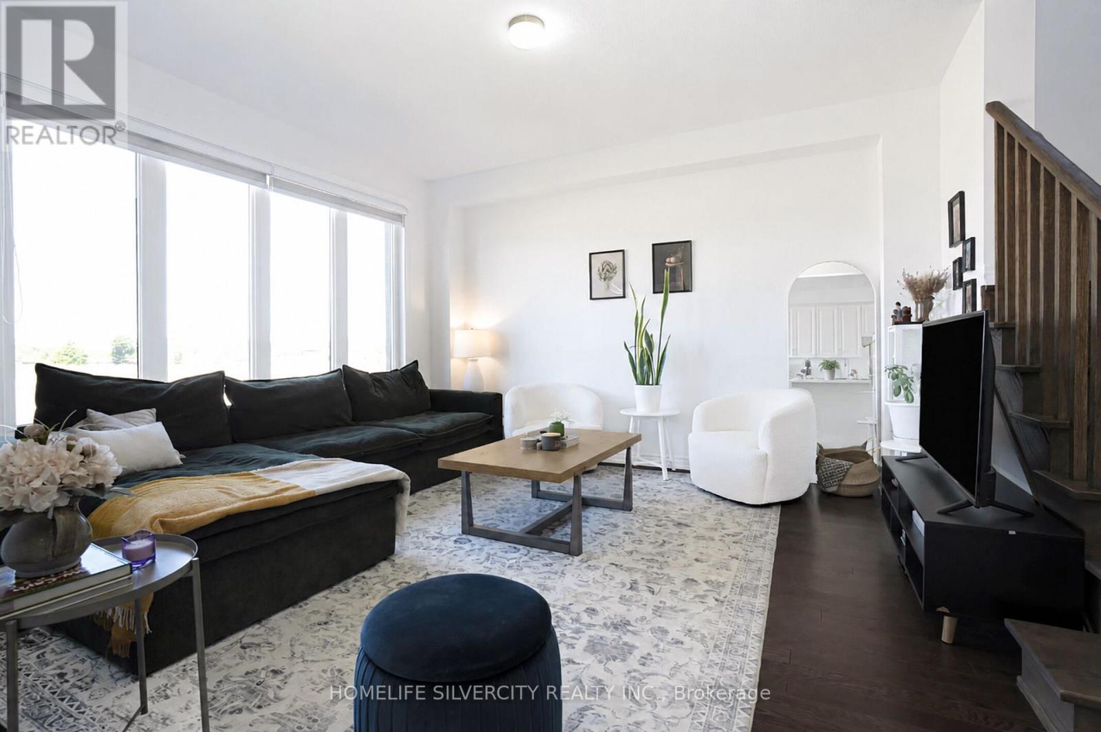 12 KINGSBURY TRAIL - 25