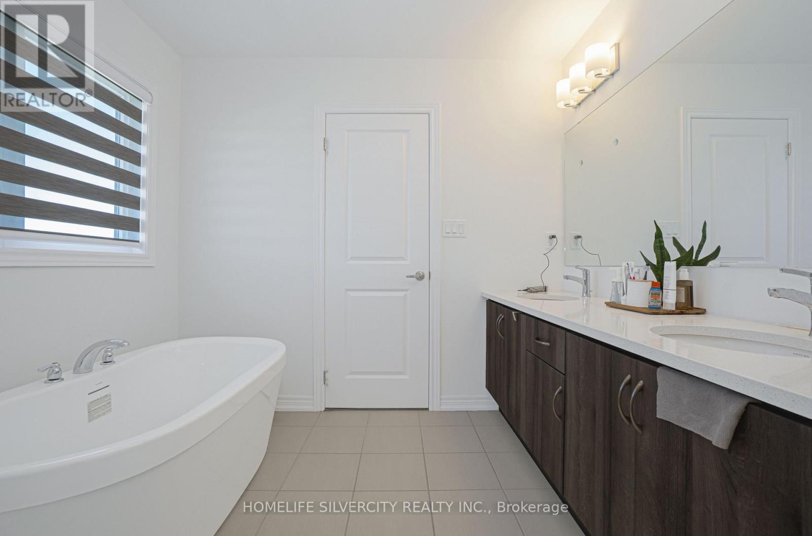 12 KINGSBURY TRAIL - 40