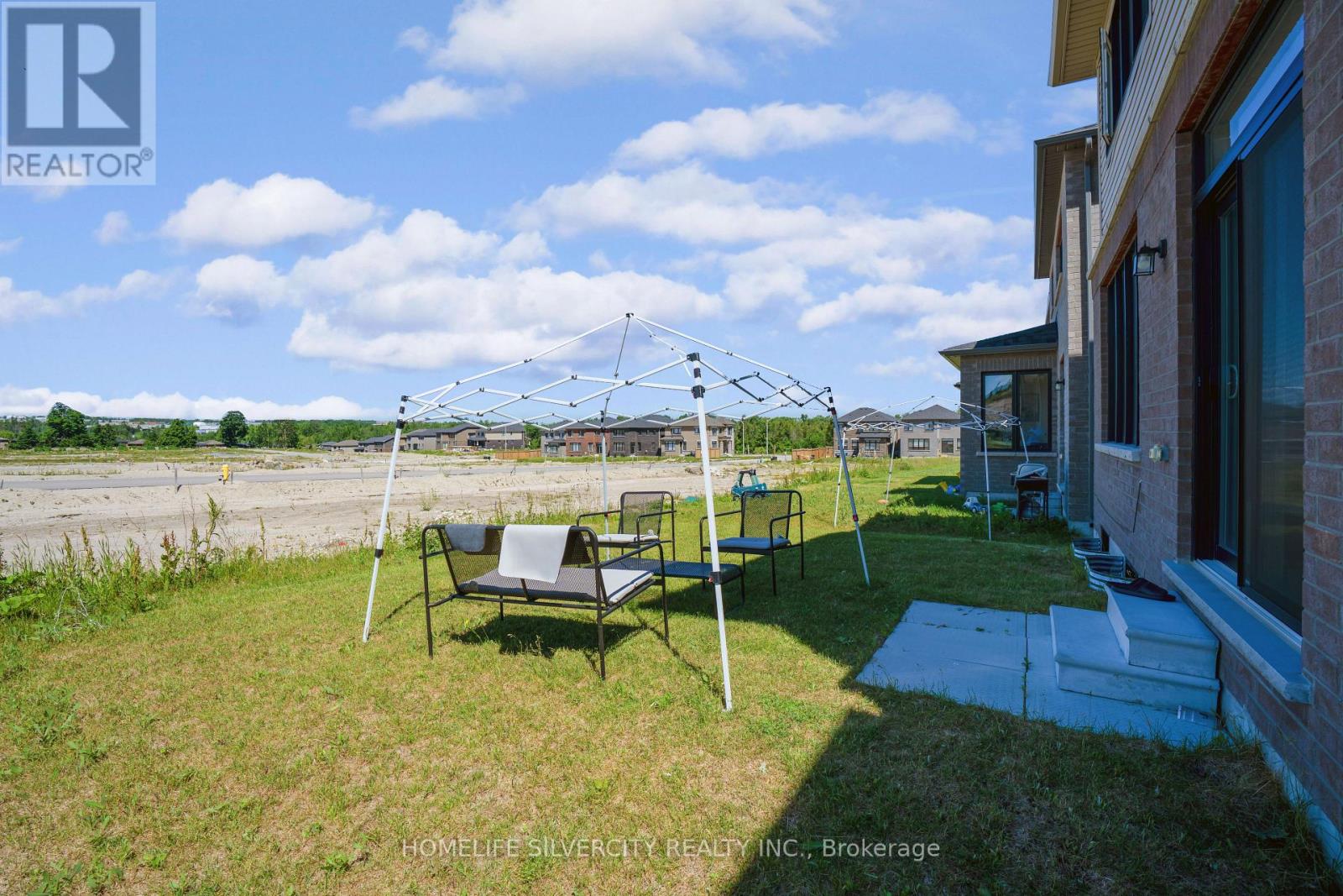 12 KINGSBURY TRAIL - 43