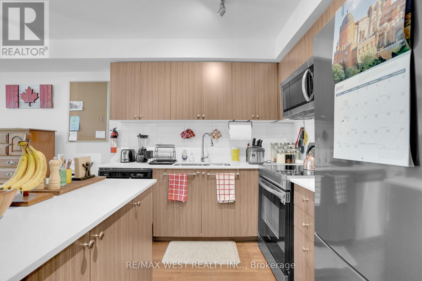 #216 58 LAKESIDE TERRACE - 3
