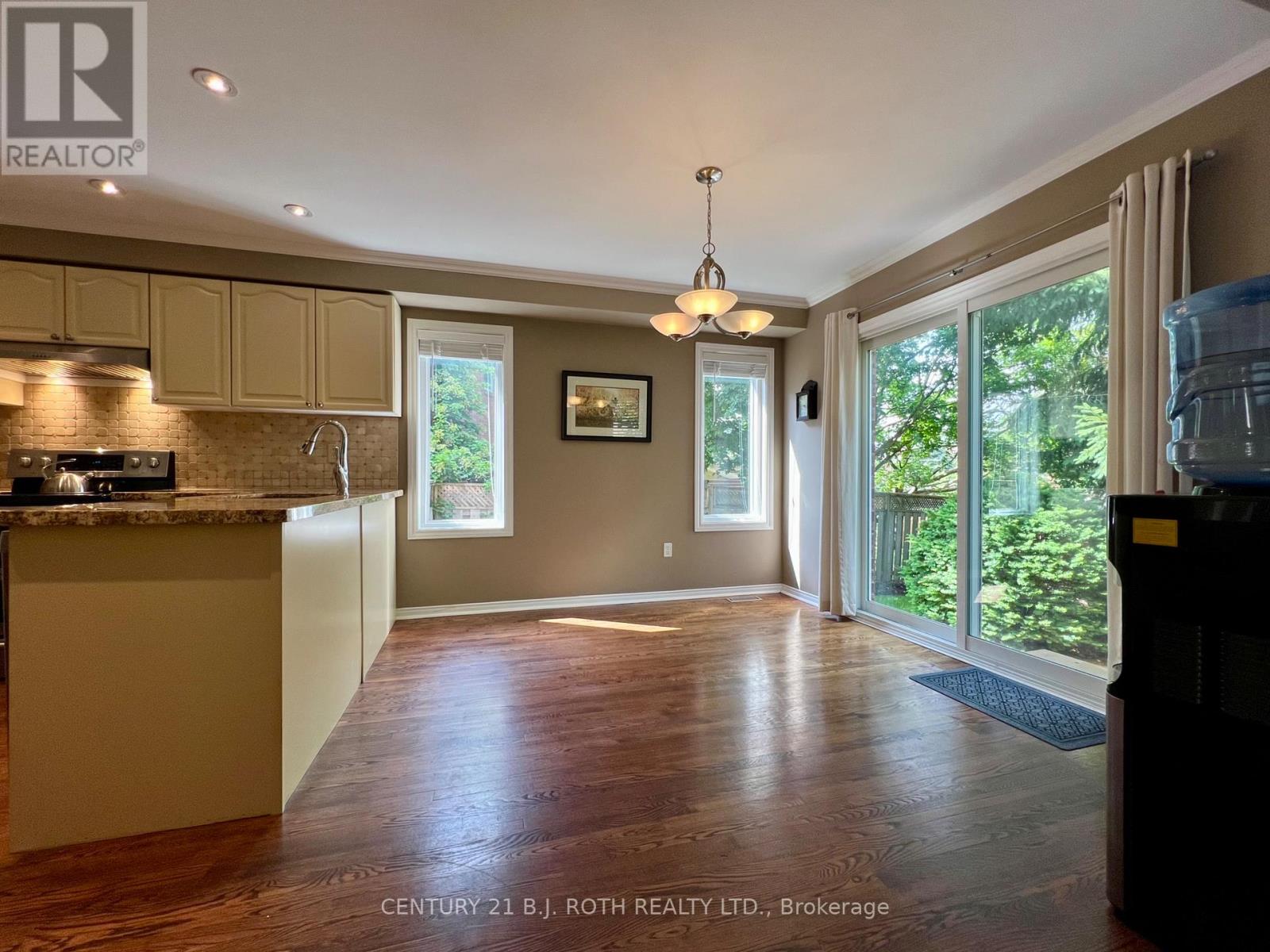 47 LOOKER DRIVE - 14