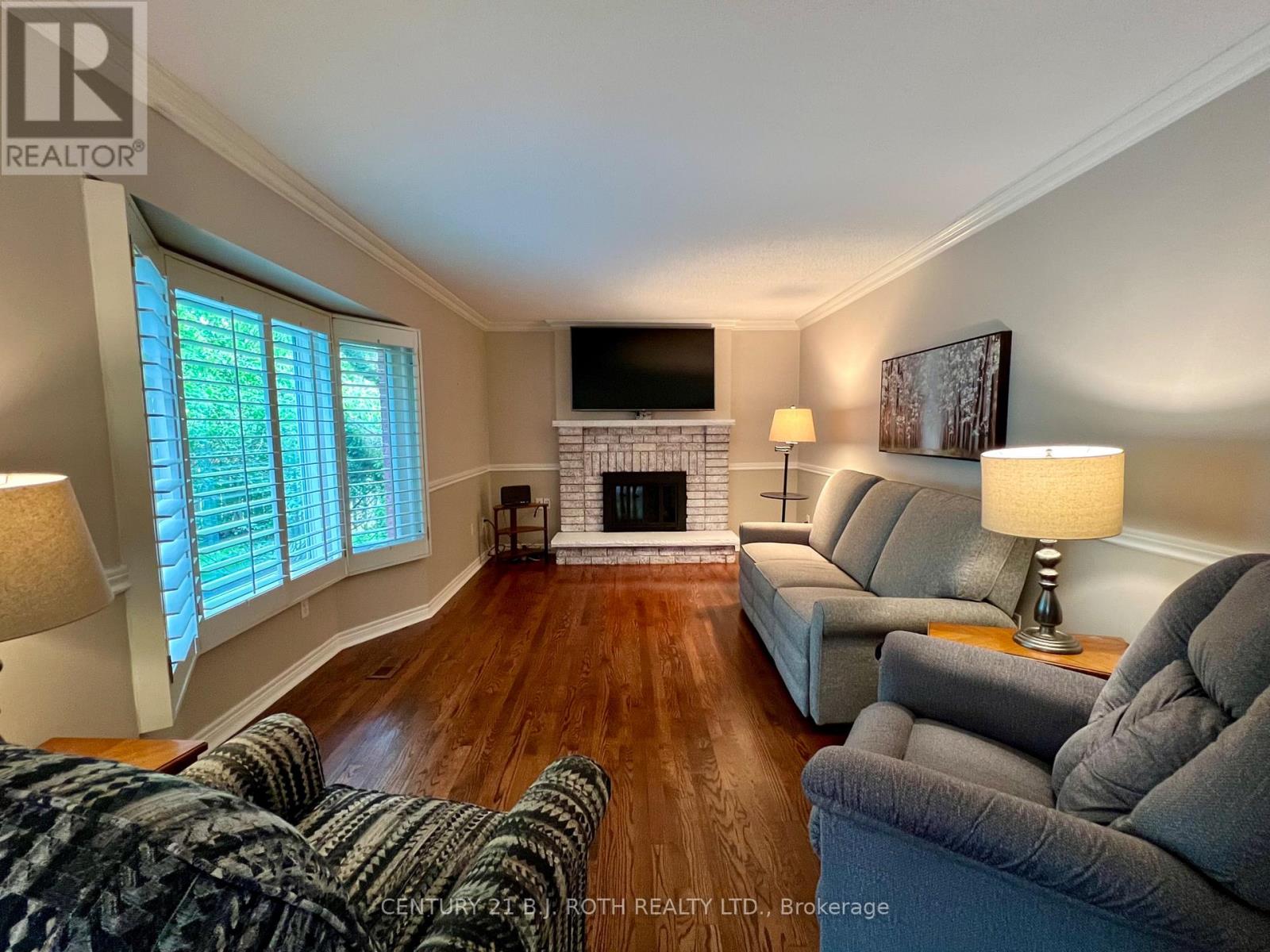 47 LOOKER DRIVE - 16