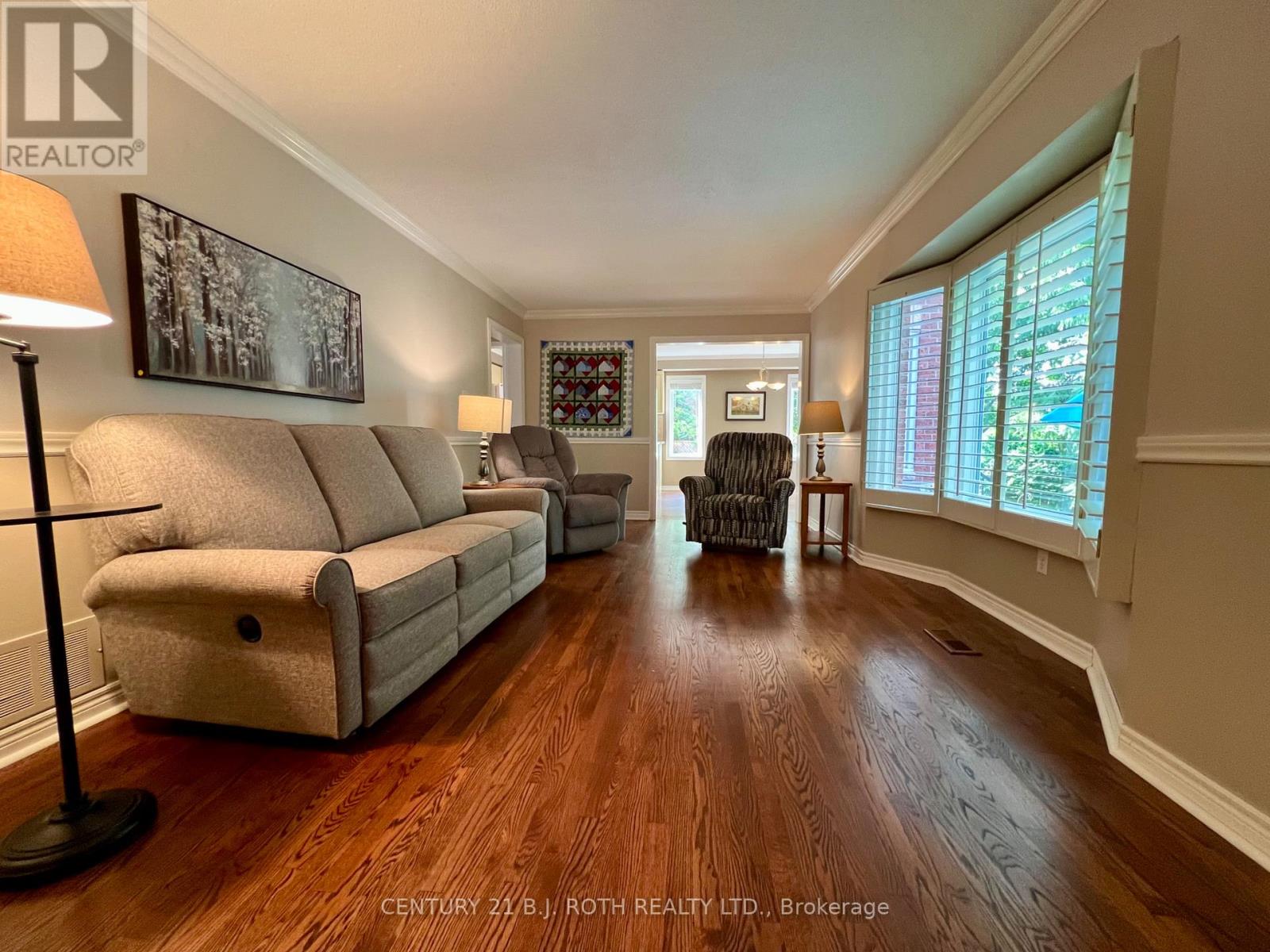 47 LOOKER DRIVE - 17