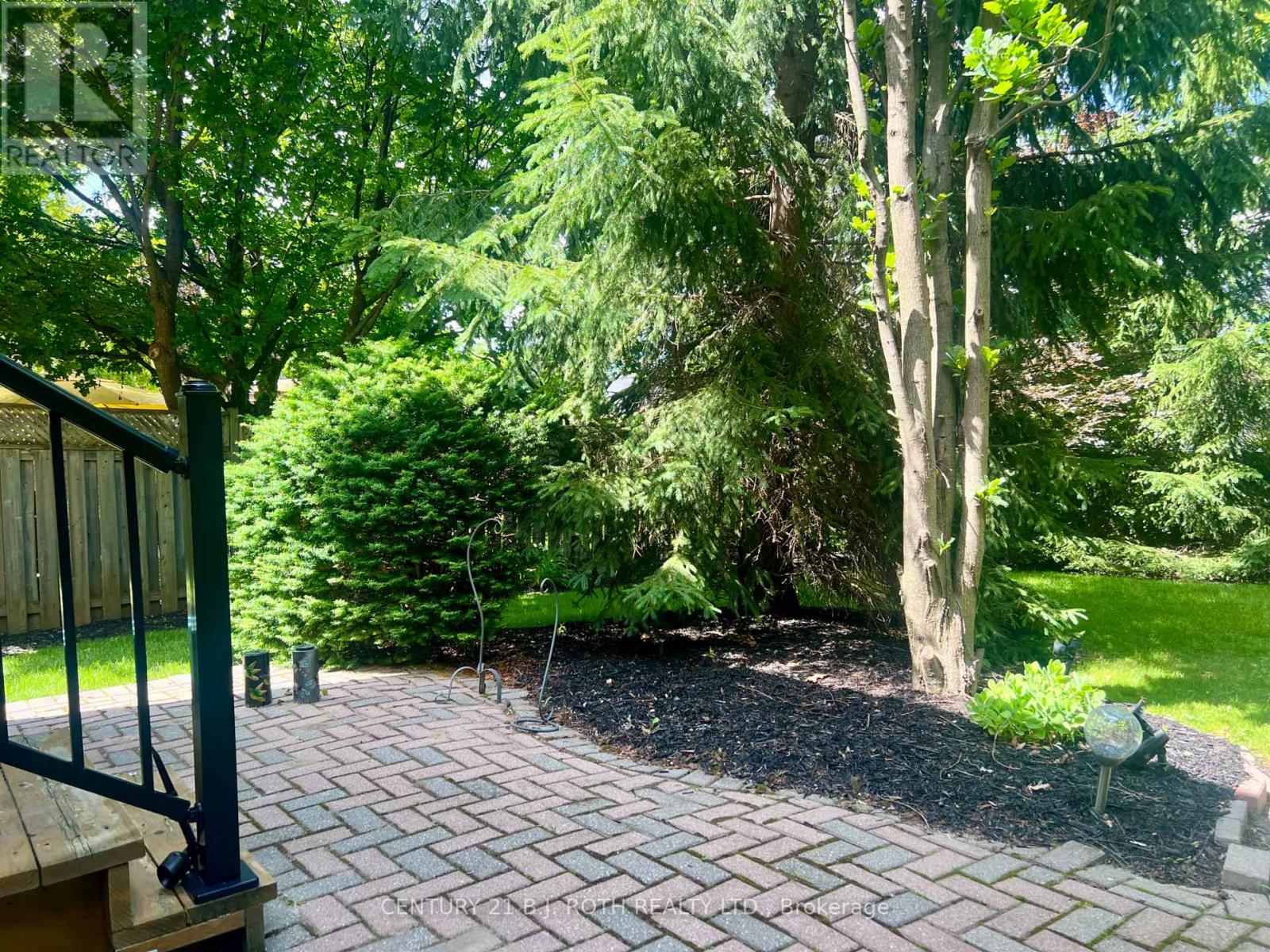 47 LOOKER DRIVE - 2