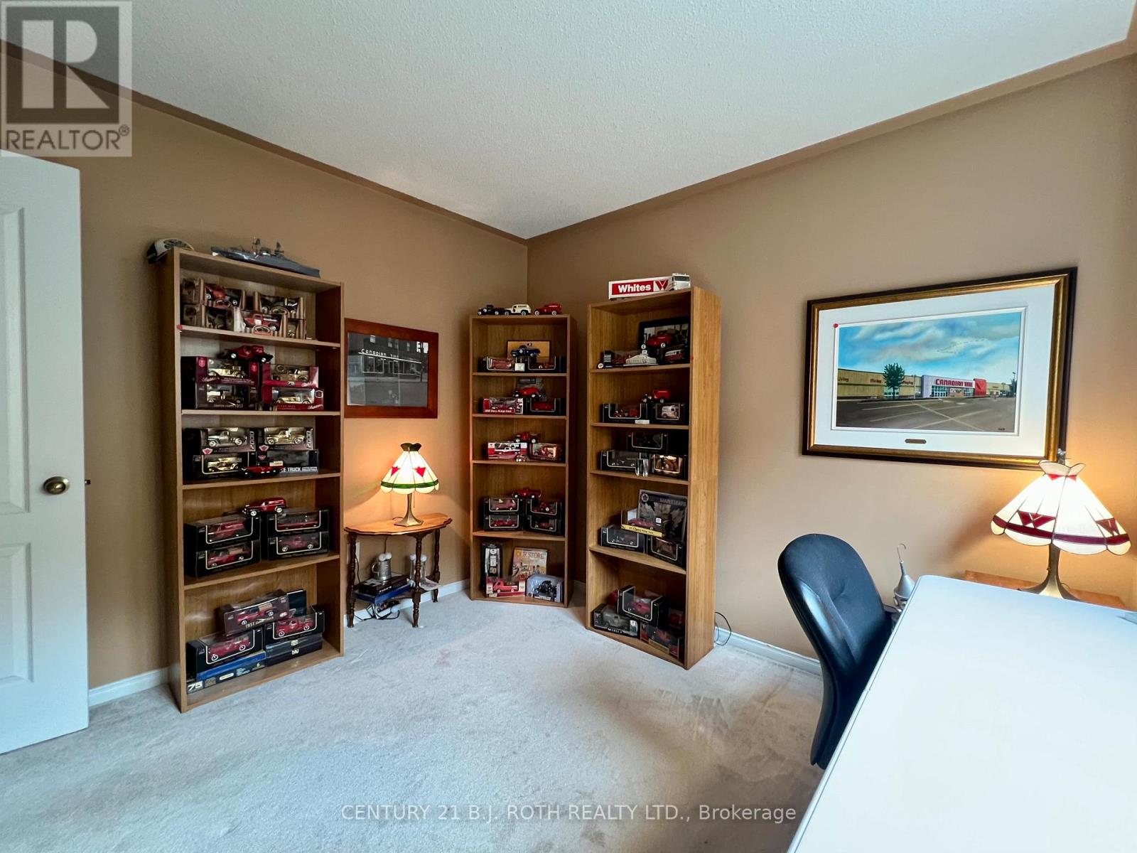 47 LOOKER DRIVE - 21