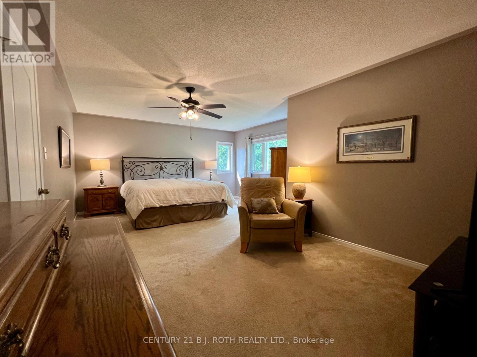 47 LOOKER DRIVE - 27