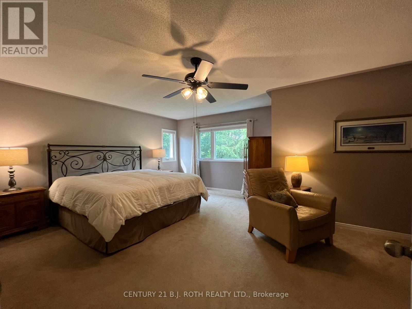47 LOOKER DRIVE - 28